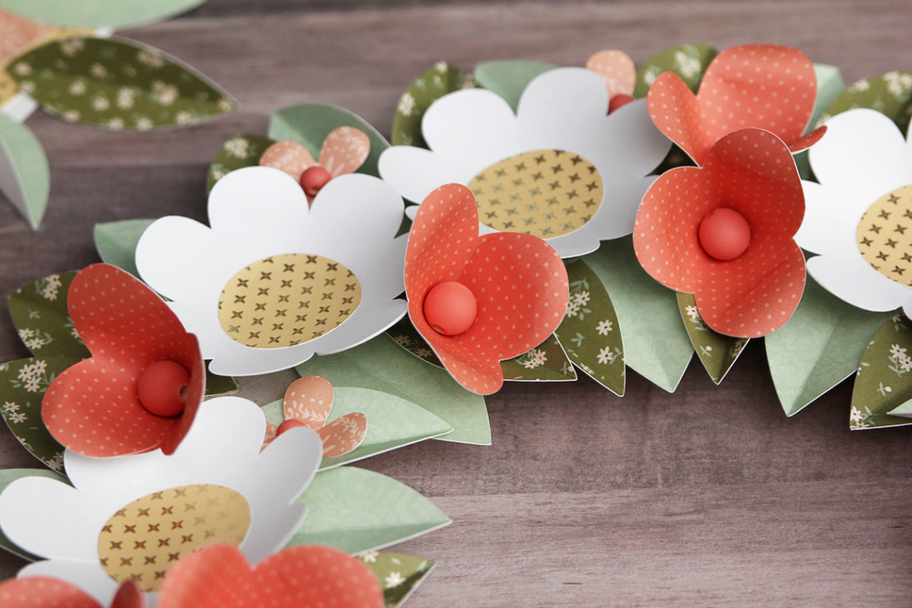 Floral wreath detail 2